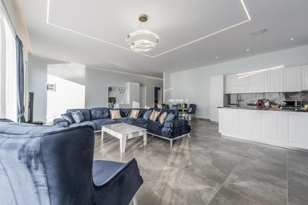 luxury villa swimming pool Gjiri Lalzit Durrës Esterno foto