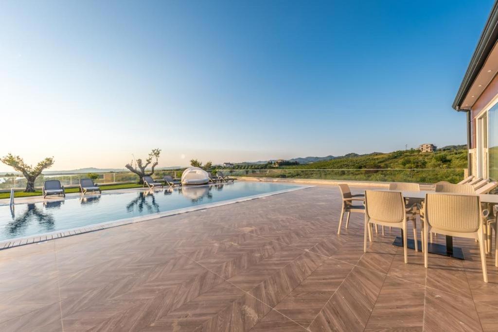 luxury villa swimming pool Gjiri Lalzit Durrës Esterno foto