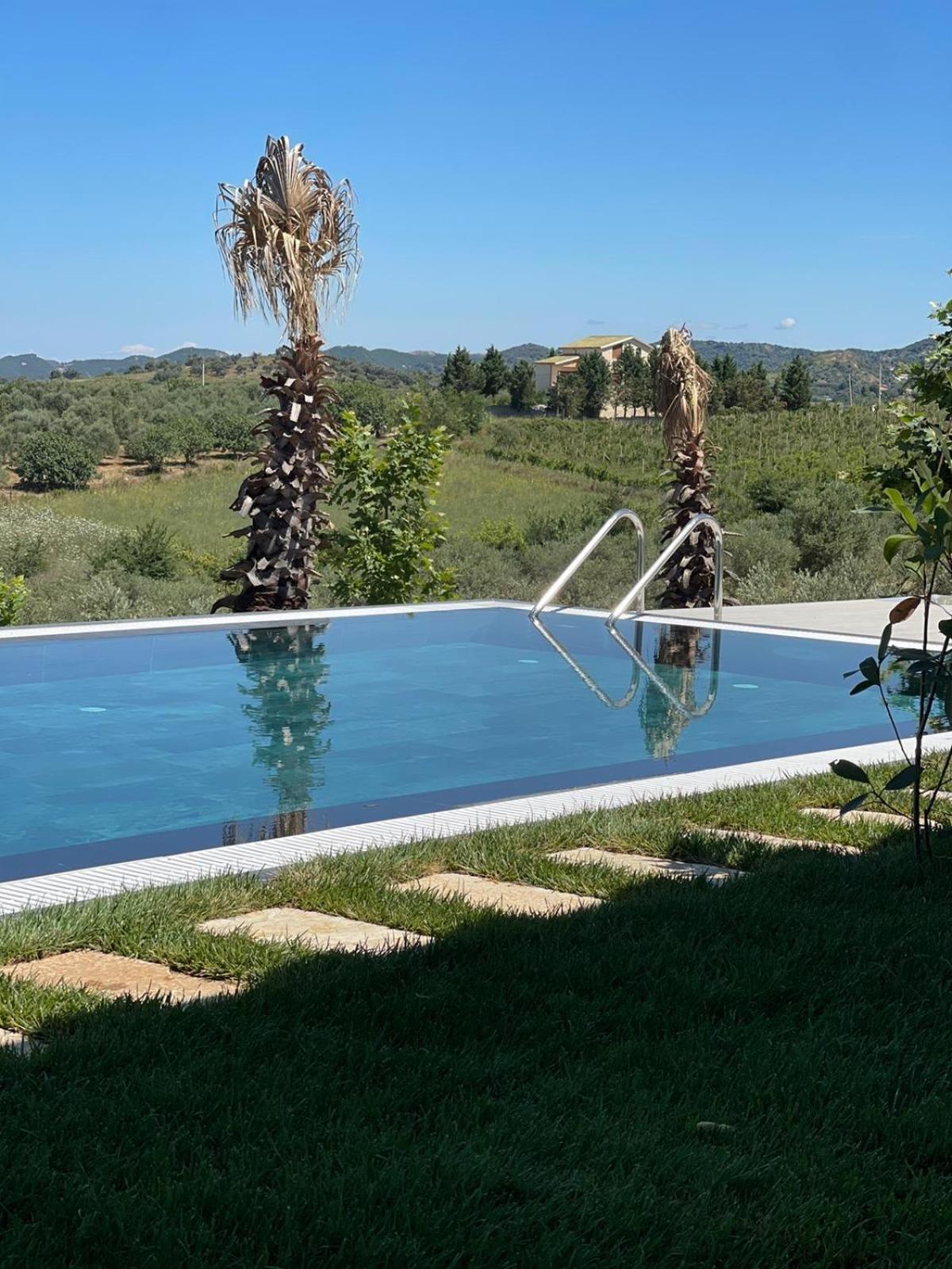 luxury villa swimming pool Gjiri Lalzit Durrës Esterno foto