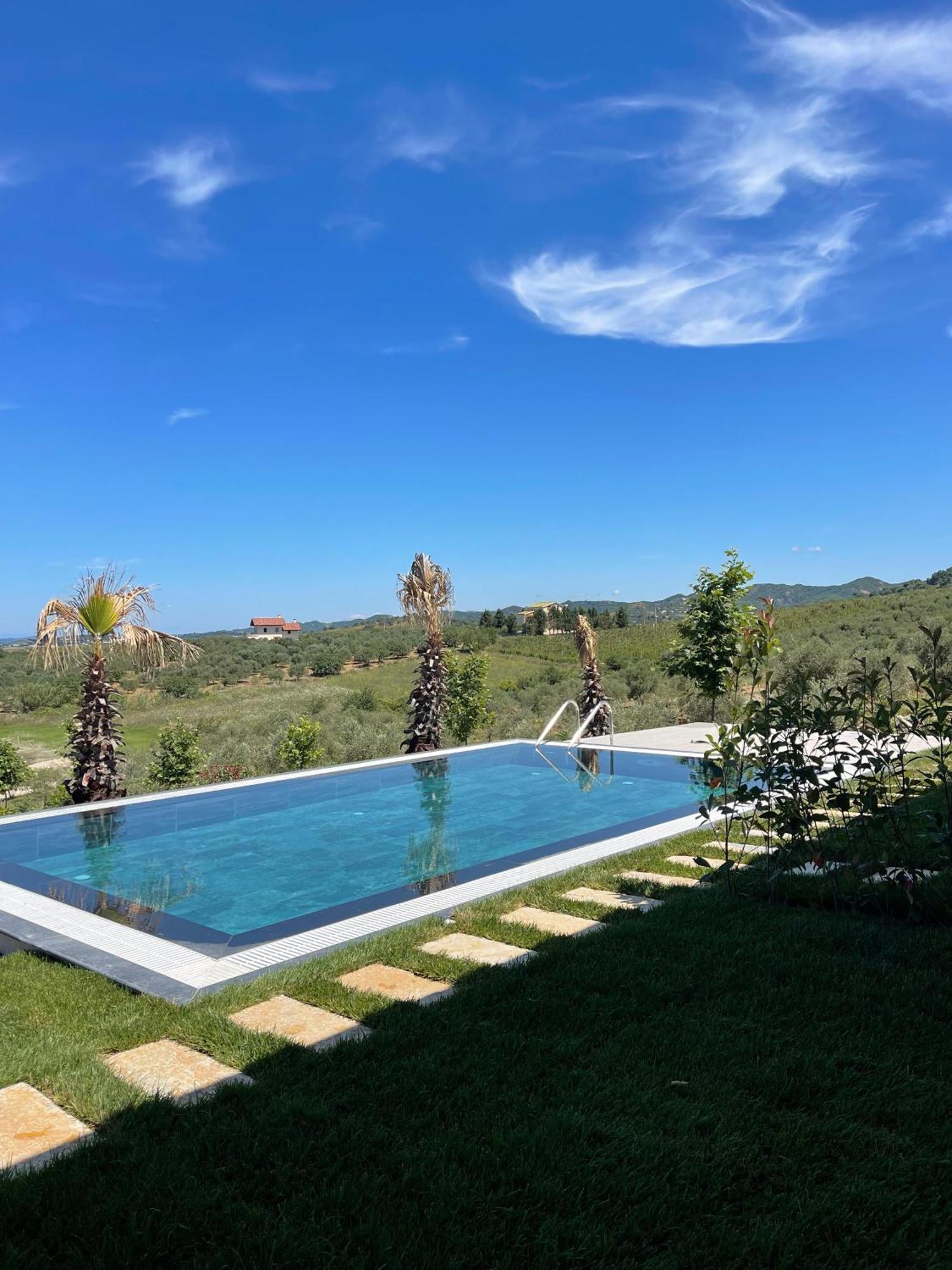 luxury villa swimming pool Gjiri Lalzit Durrës Esterno foto
