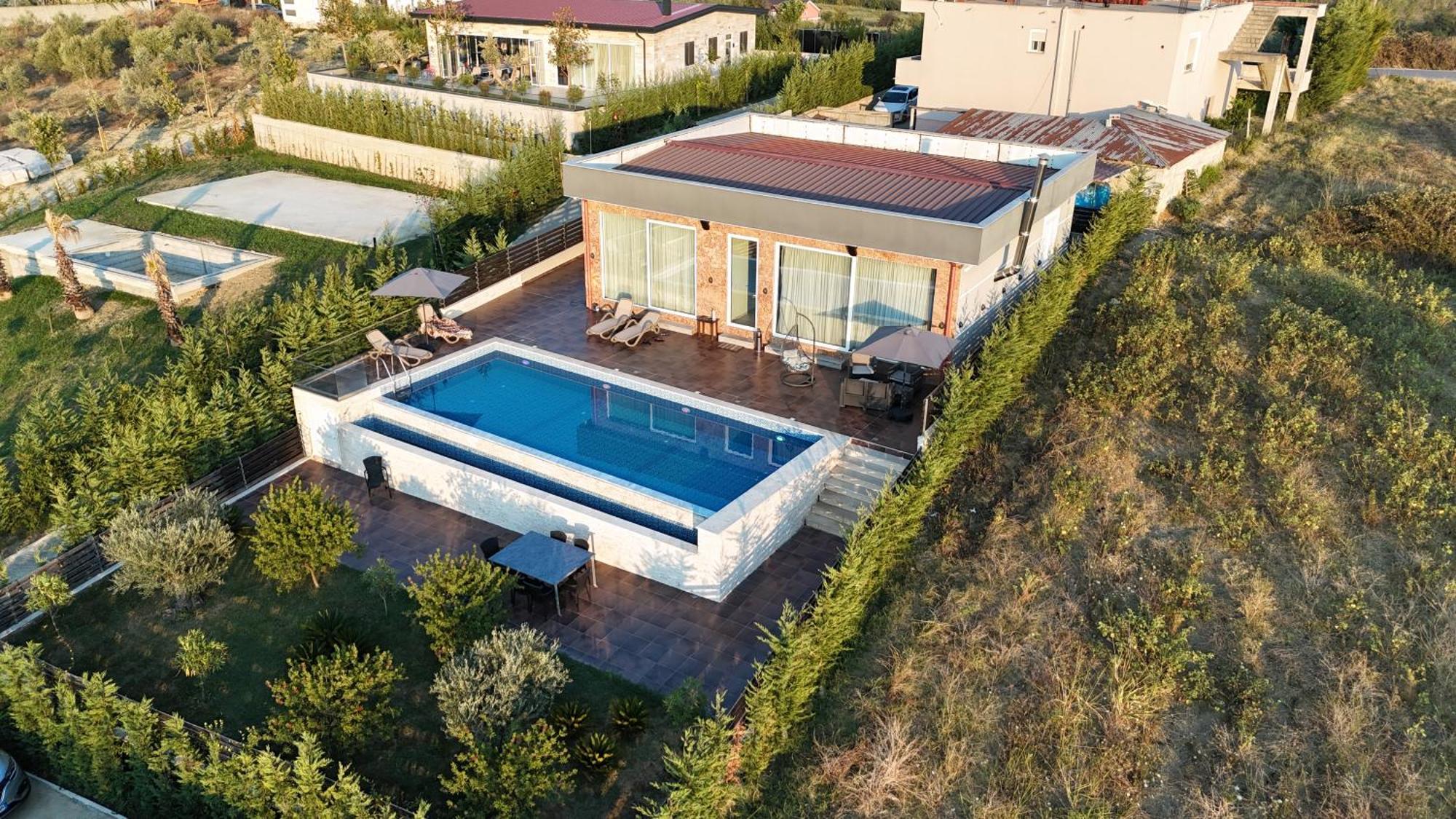 luxury villa swimming pool Gjiri Lalzit Durrës Esterno foto