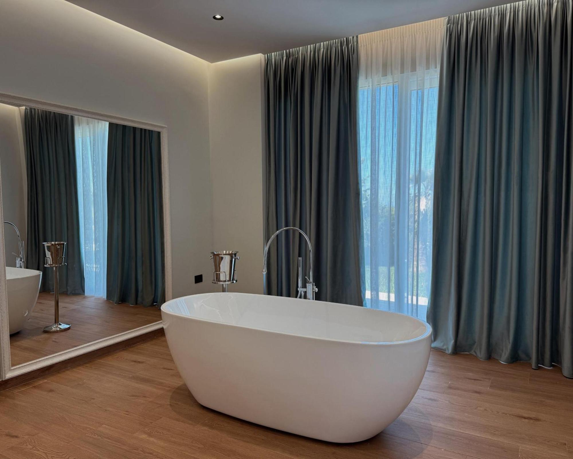 luxury villa swimming pool Gjiri Lalzit Durrës Esterno foto