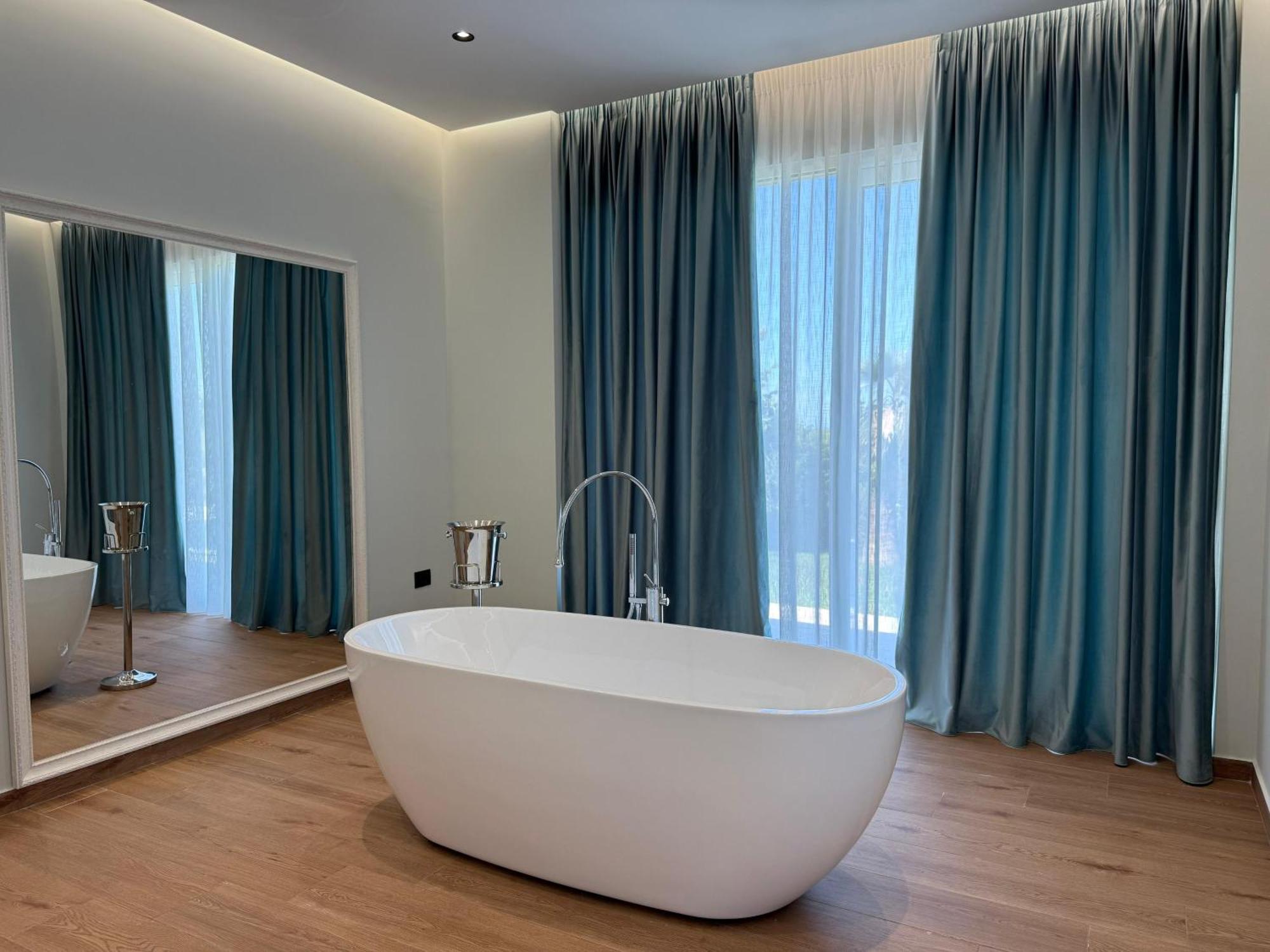 luxury villa swimming pool Gjiri Lalzit Durrës Esterno foto