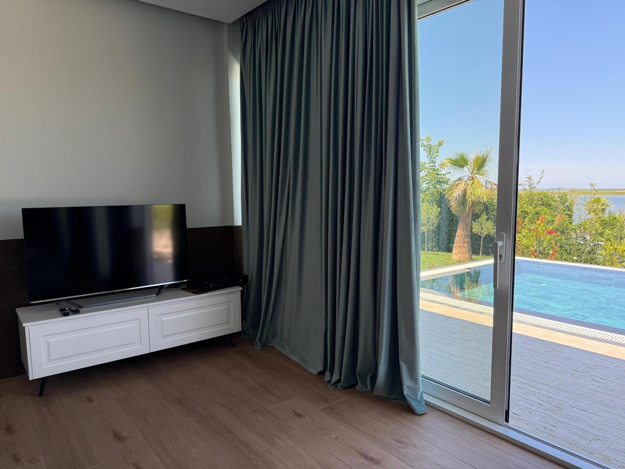 luxury villa swimming pool Gjiri Lalzit Durrës Esterno foto