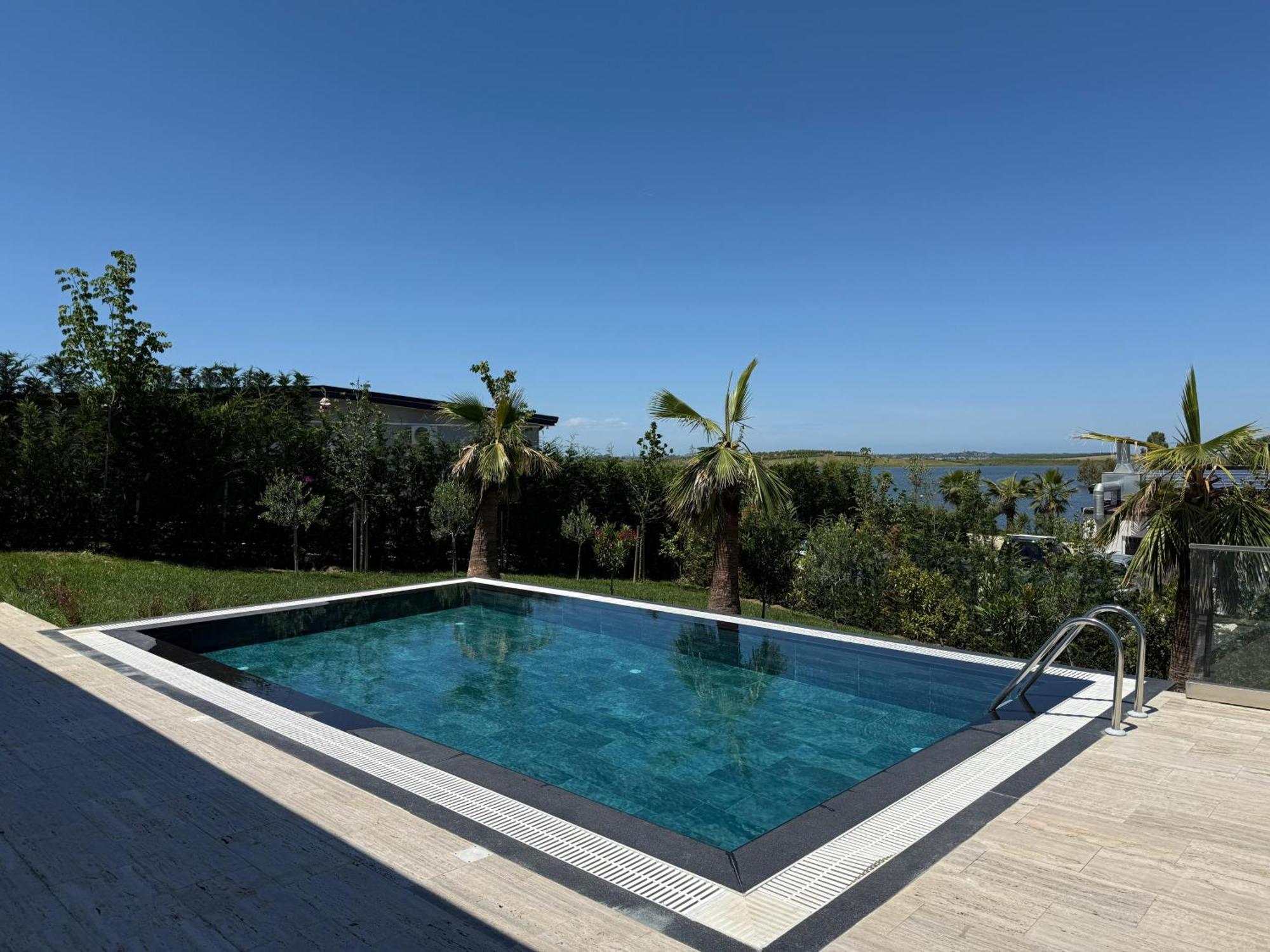 luxury villa swimming pool Gjiri Lalzit Durrës Esterno foto